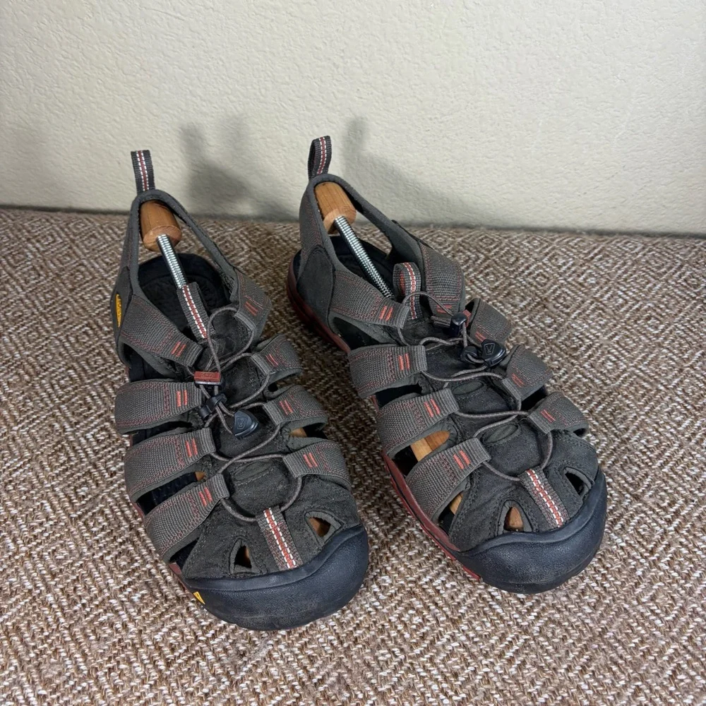 KEEN Mens Sz 11.5 Canvas Outdoor Hiking Water Camping Sandals Safe Toes Gorpcore